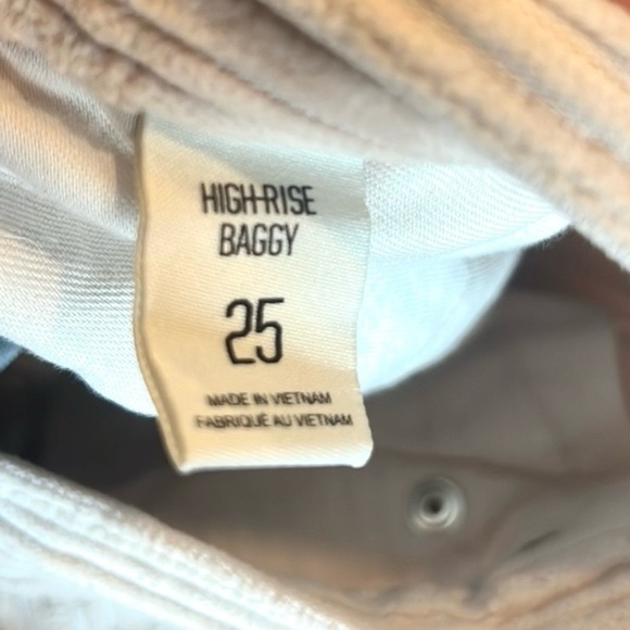 UO/BDG,Size 25, High-Rise, Baggy Fit,Excellent Condition, Fall/Winter,Corduroy - Picture 6 of 10